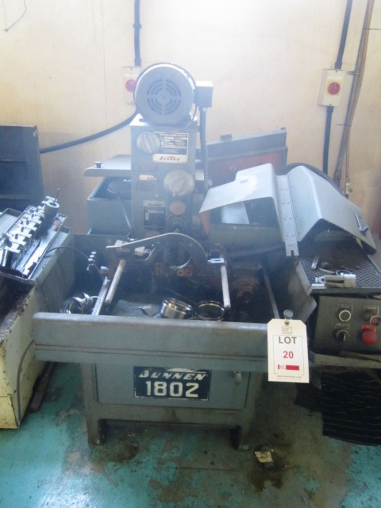 Sunnen MBC-1802-H horizontal honer, serial no: 82704. Please note: this machine is currently out of