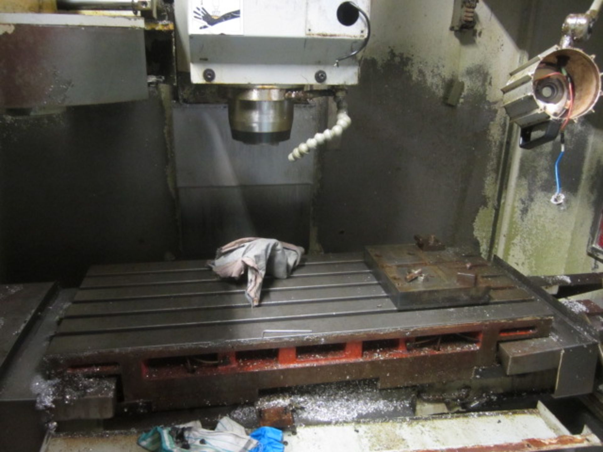 XYZ 1010 VMC CNC vertical machining centre, serial no: V0302116 (2003), no control, ATC swarf - Image 3 of 7