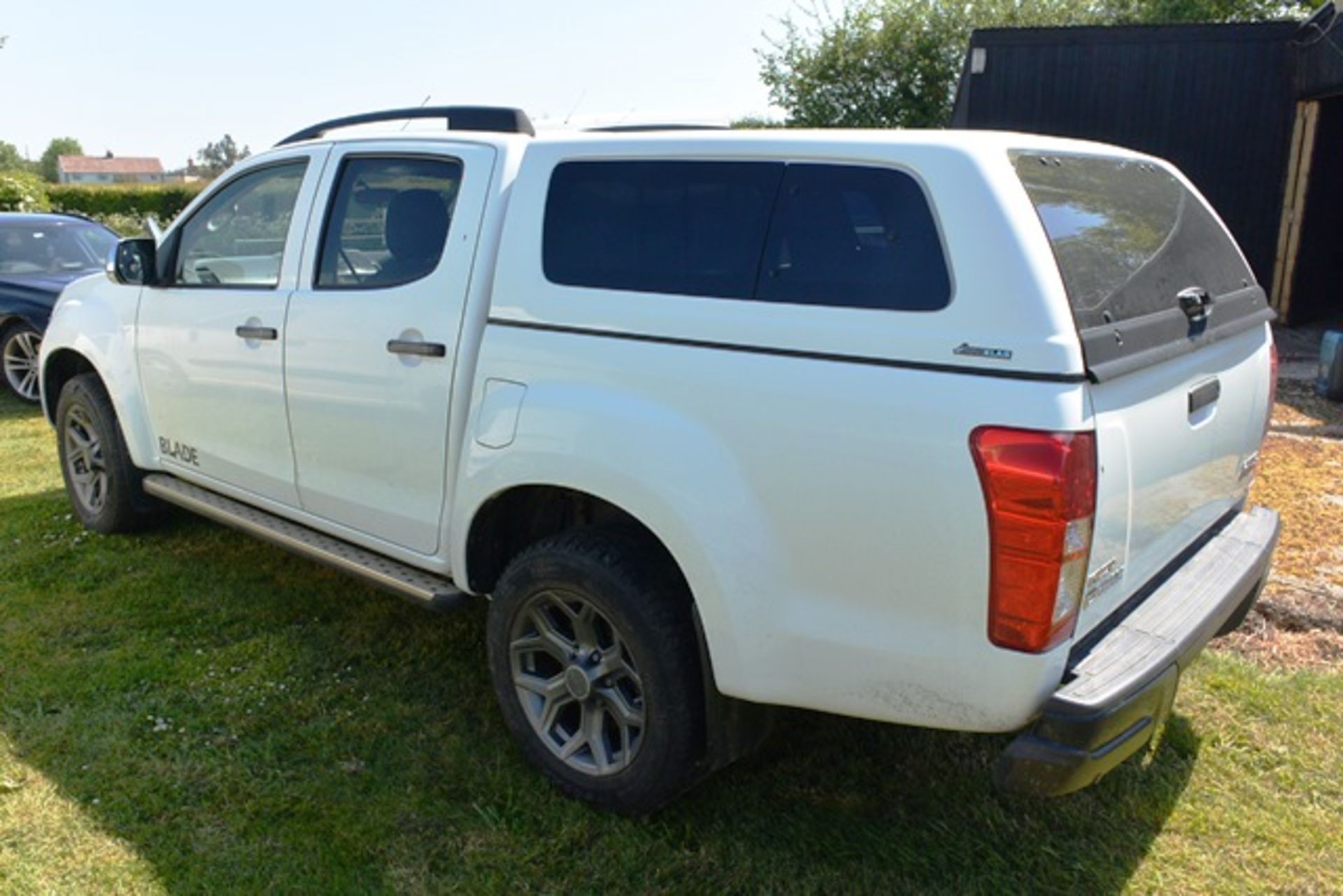 Isuzu Dmax double cab blade 2.5 TD, twin turbo pick up, reg no: WK15 OAV, MOT: 6/3/21, mileage: 44, - Image 4 of 10