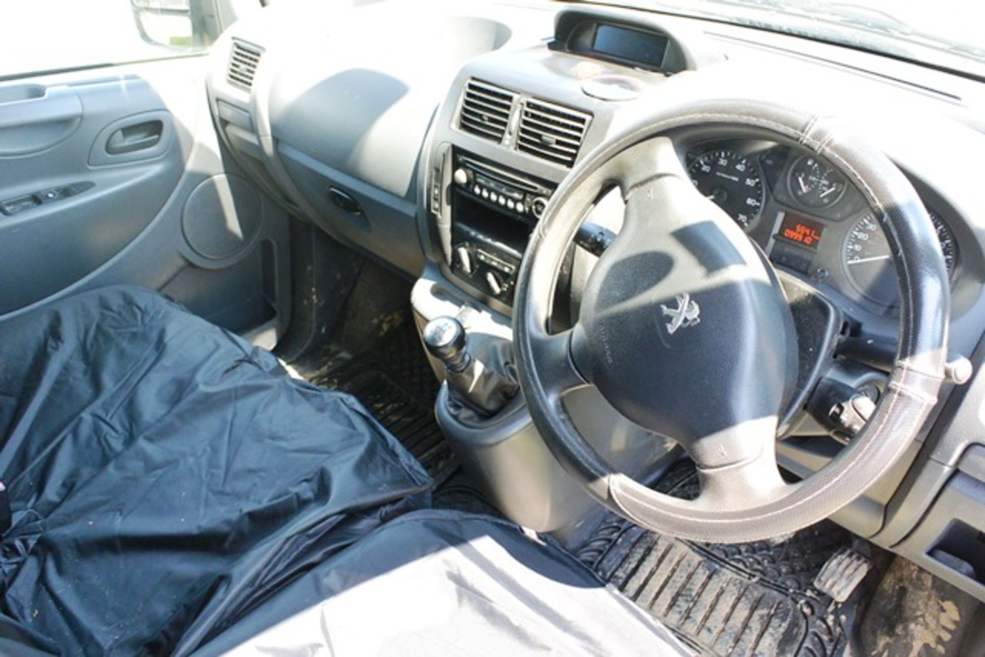 Peugeot Expert 1000 L1H1 Professional, 1,997cc Diesel panel van, 6 speed manual, reg no: YR63 ARZ, - Image 7 of 8