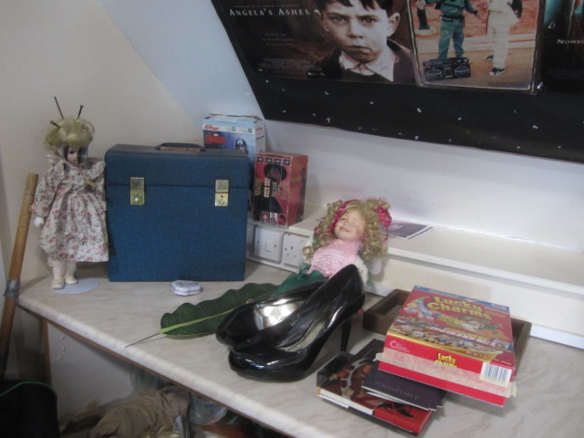 Remaining loose contents of room including dressing up costumes, hair accessories, DVD's, books, - Image 3 of 11