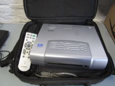 Sony XGA VPD-MXID projector and case. Located at main schoolPlease note: This lot, for VAT purposes,