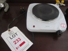 Andrew James bench top hot plate. Located at main schoolPlease note: This lot, for VAT purposes,