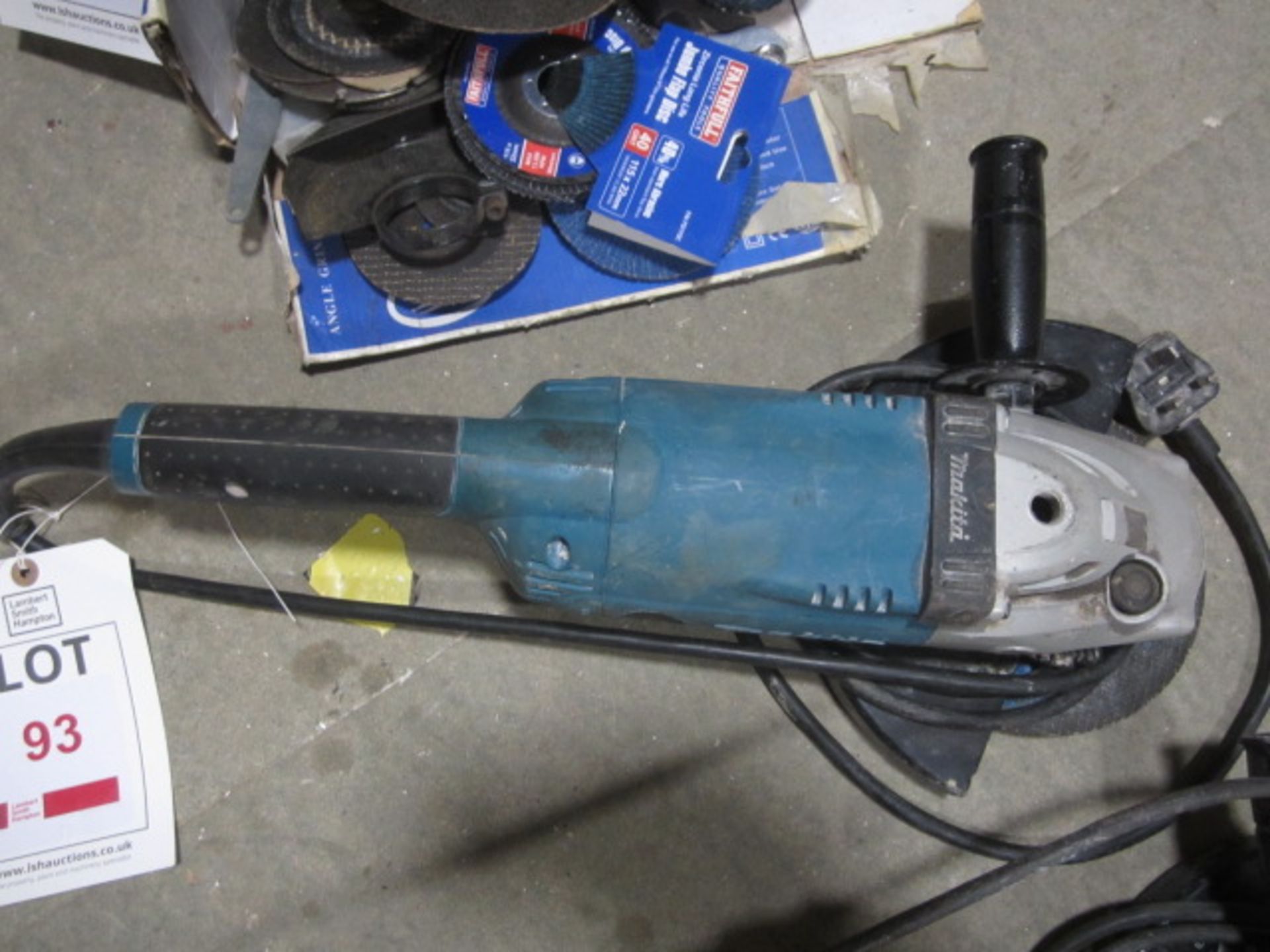 Makita 9" angle grinder, 240v. Located at main schoolPlease note: This lot, for VAT purposes, is