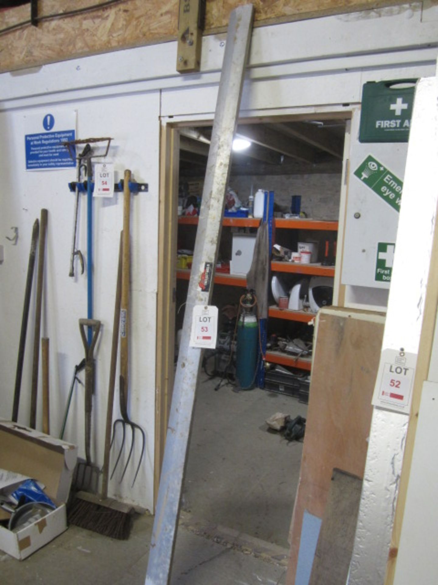 Taylor Tools aluminium straight edge. Located at main schoolPlease note: This lot, for VAT purposes,