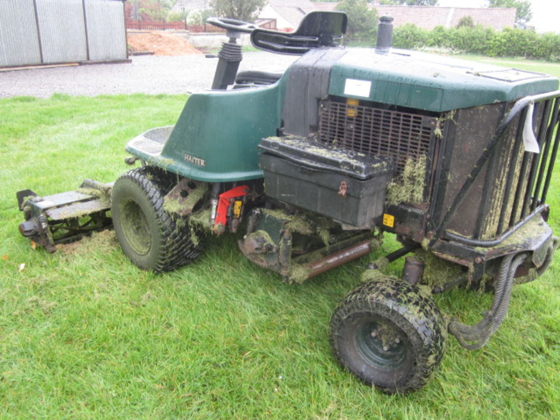 Hayter LT324 diesel ride on mower (2004). Located at main schoolPlease note: This lot, for VAT - Image 5 of 6