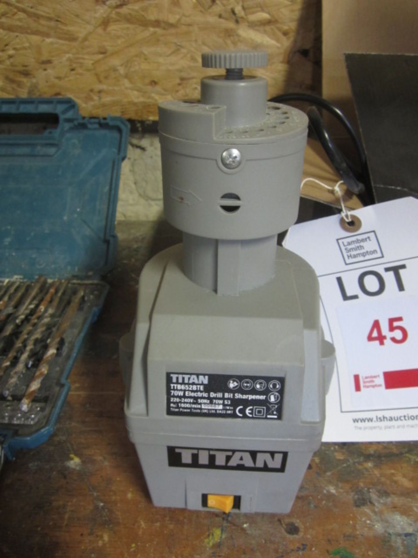 Titan 70w electric drill bit sharpener, modal TTB652BTE, 240v. Located at main schoolPlease note: - Image 2 of 3