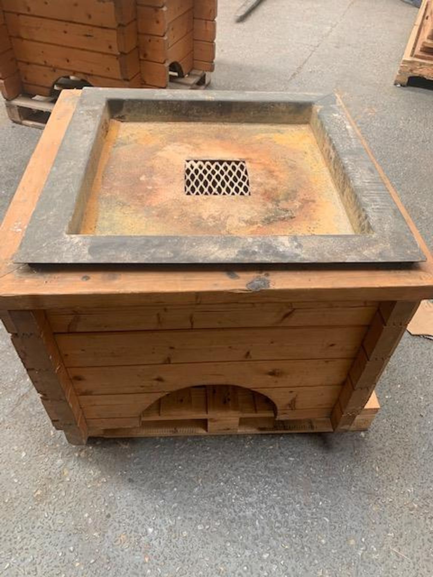 Solid Oak fire pit c/w ash collection tray L 800mm W 800mm H 620mm - Image 3 of 4