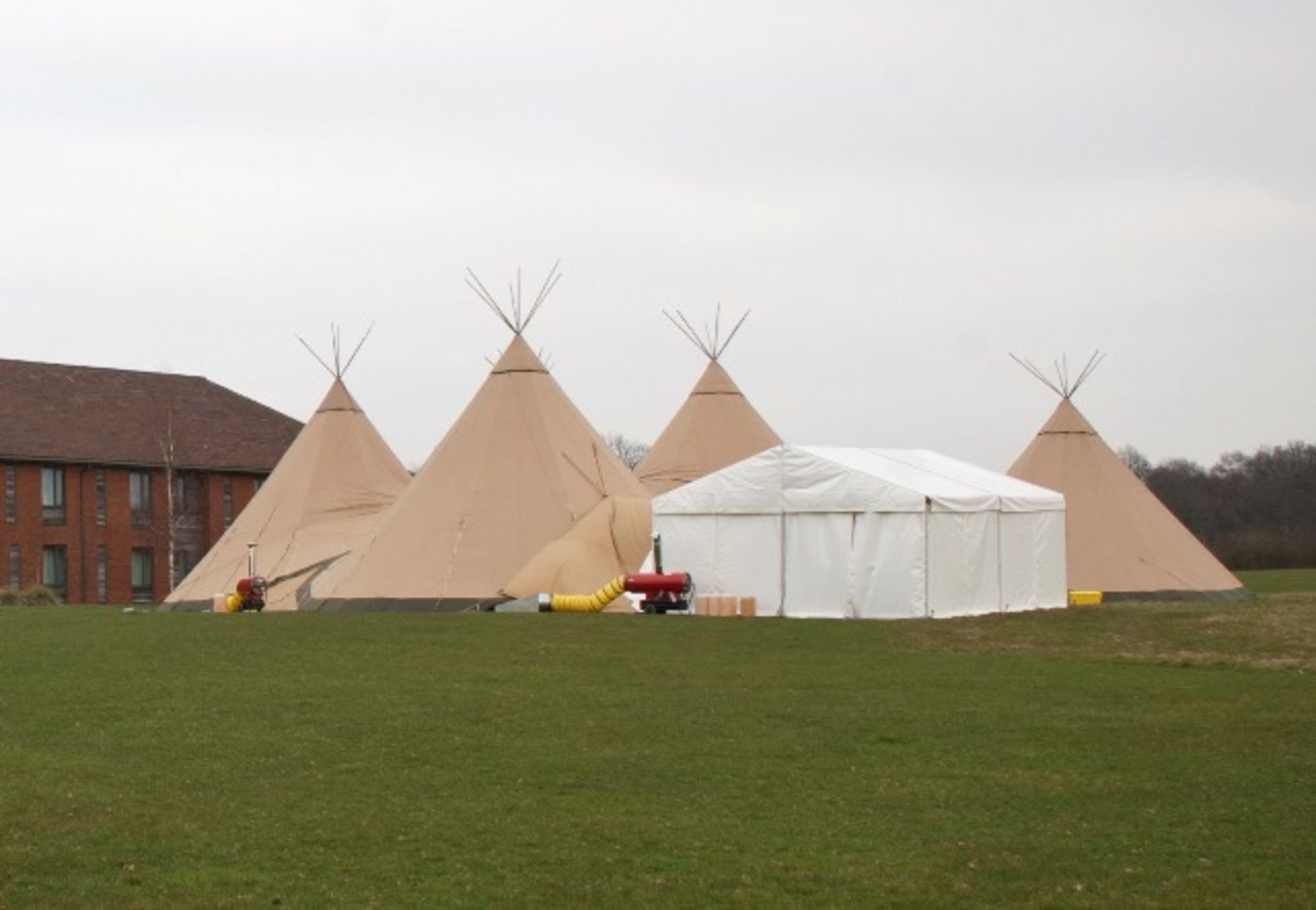 White Clearspan Catering Tent (6m x 6M all in) c/w 2 x lighting bars, 3 x synthetic mats and - Image 2 of 4