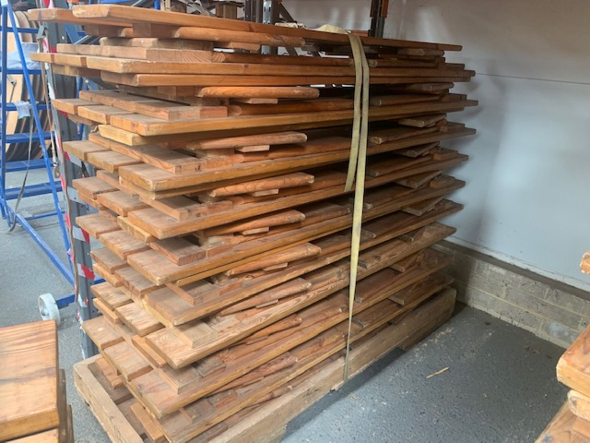 Ten solid oak folding tables & twenty solid oak folding benches c/w carry pallet, table size L - Image 5 of 5
