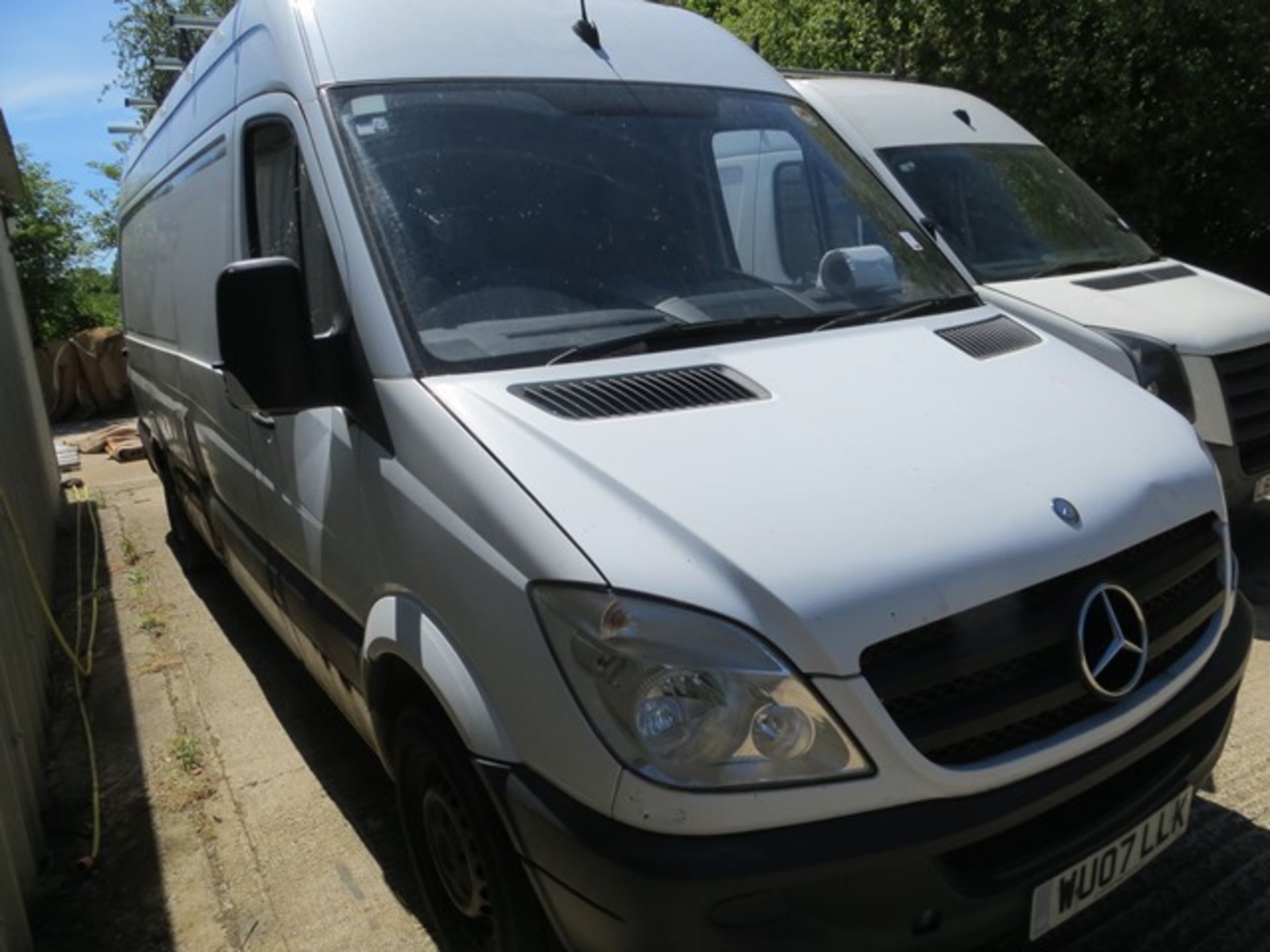 Mercedes Sprinter 311 CDi LWB diesel manual panel van 2148cc Registration No. WU07 LLK 158,174 - Image 2 of 9