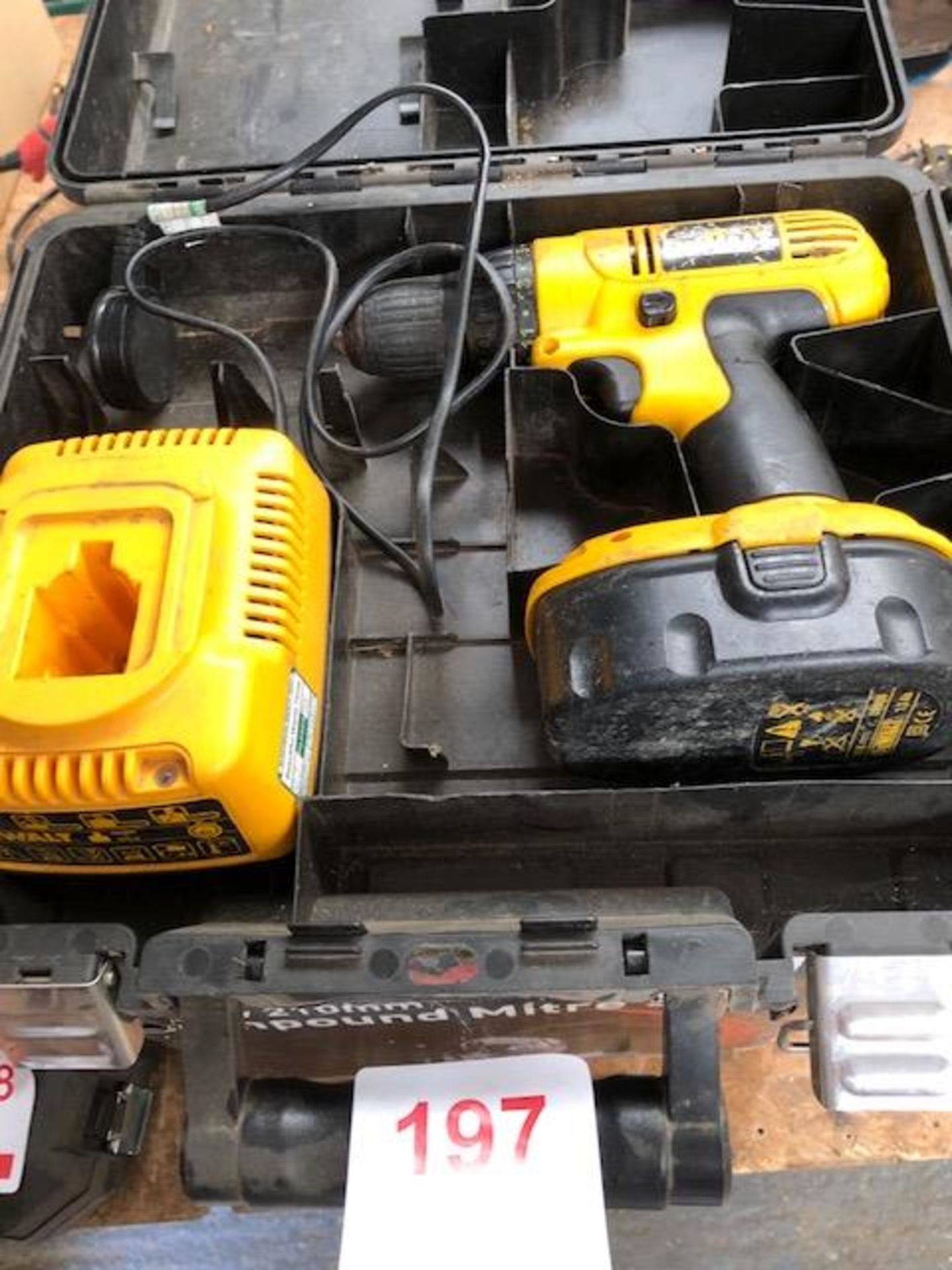 Dewalt cordless drill c/w batter, case & charger