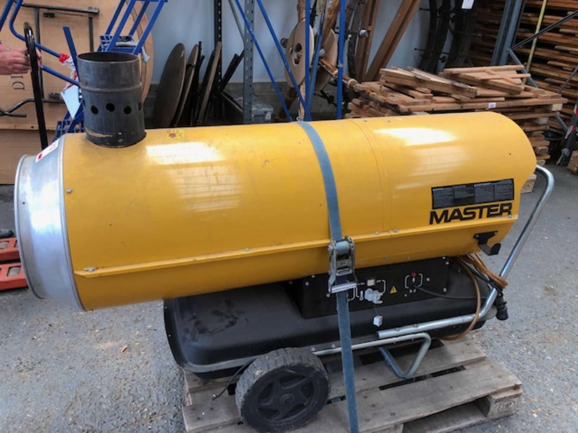 Master BV290E Indirect Diesel Oil Fired Heater 276,000Btu 81Kw s/n 26201832