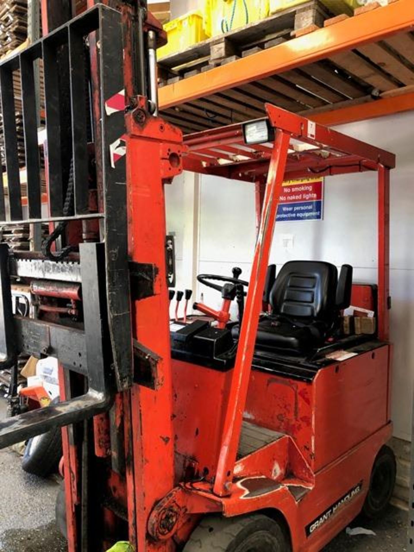 Lansing Ltd FOER 15.120TL electric 1.6kg side shift fork lift truck with 4.7m Heli Mast c/w - Image 2 of 7