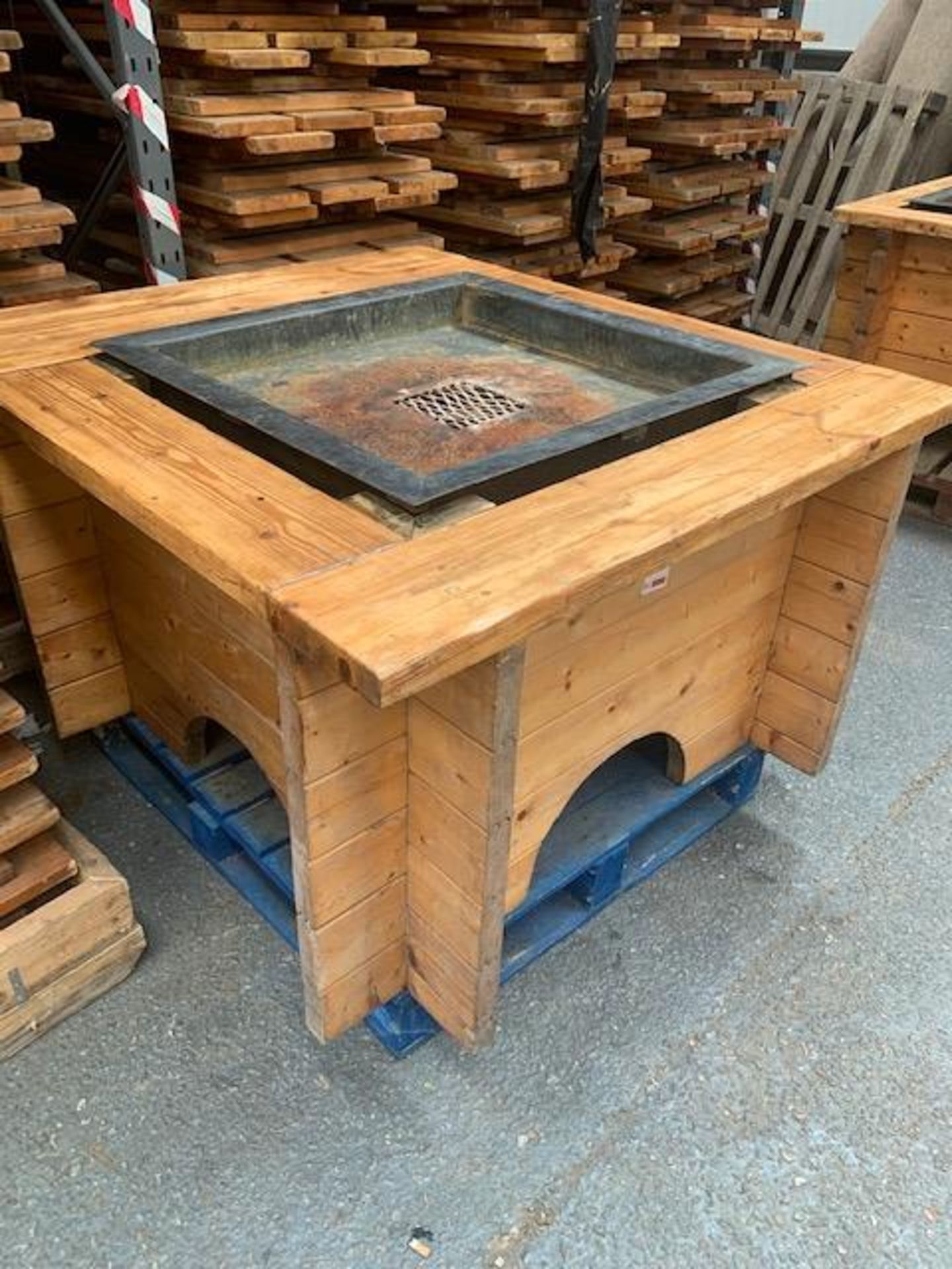 Solid Oak fire pit c/w ash collection tray L 1500mm W 1300mm H 760mm - Image 2 of 3