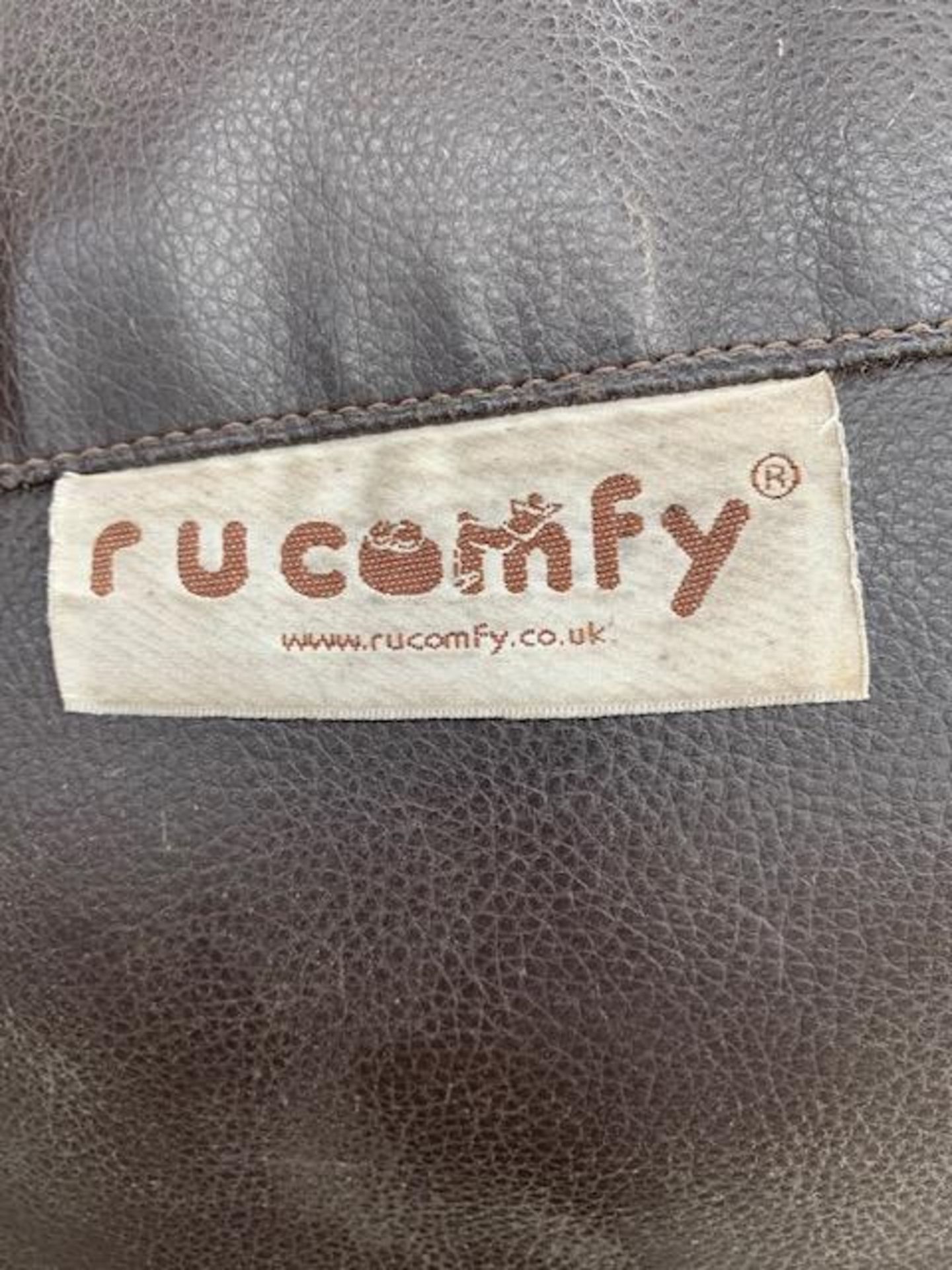 Five rucomfy brown leatherette square beanbags approx. 400mm square - Image 2 of 2