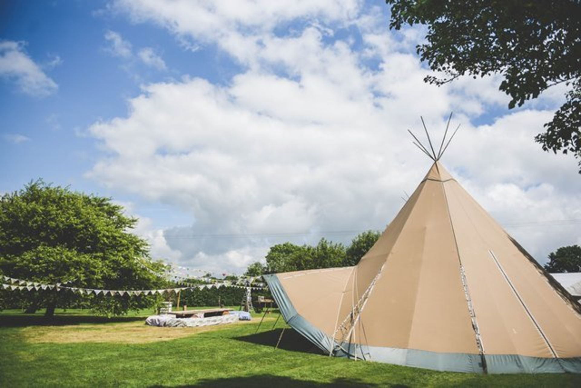 Tentipi Stratus 72 Traditional Nordic Style Tipi, (2018 Canvas) Diameter 10.4m Height 9m c/w