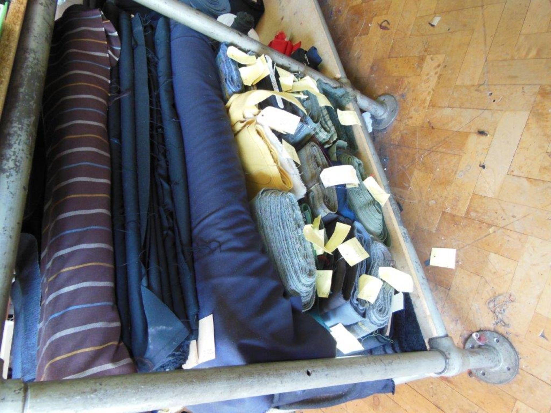 Large quantity of assorted fabrics including tweed, wool and cotton, in 3 bay steel keyway rack - Image 5 of 6