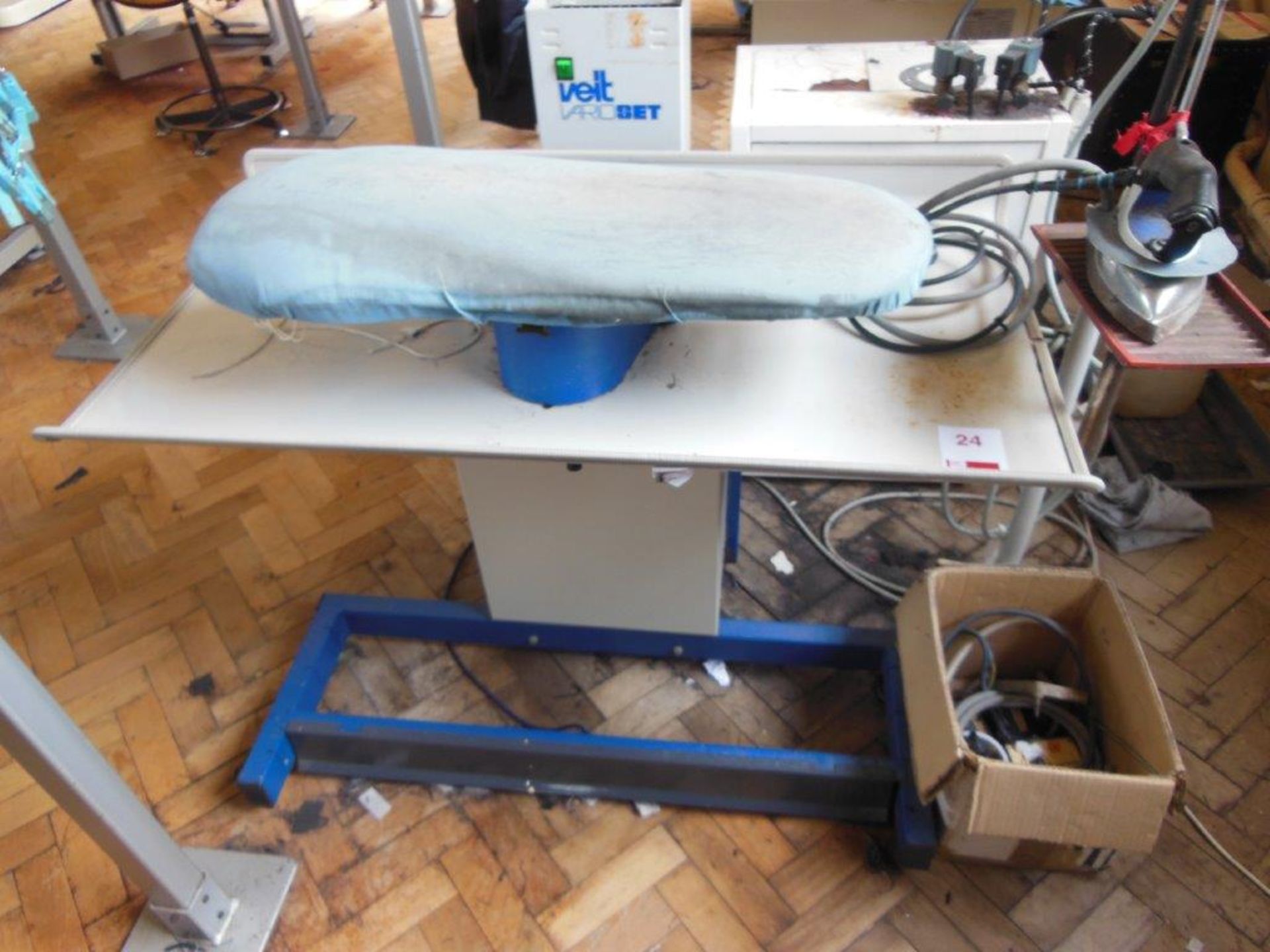 Veit VarioSet ironing table, three phase. NB: this item has no CE marking. The Purchaser is - Image 2 of 4