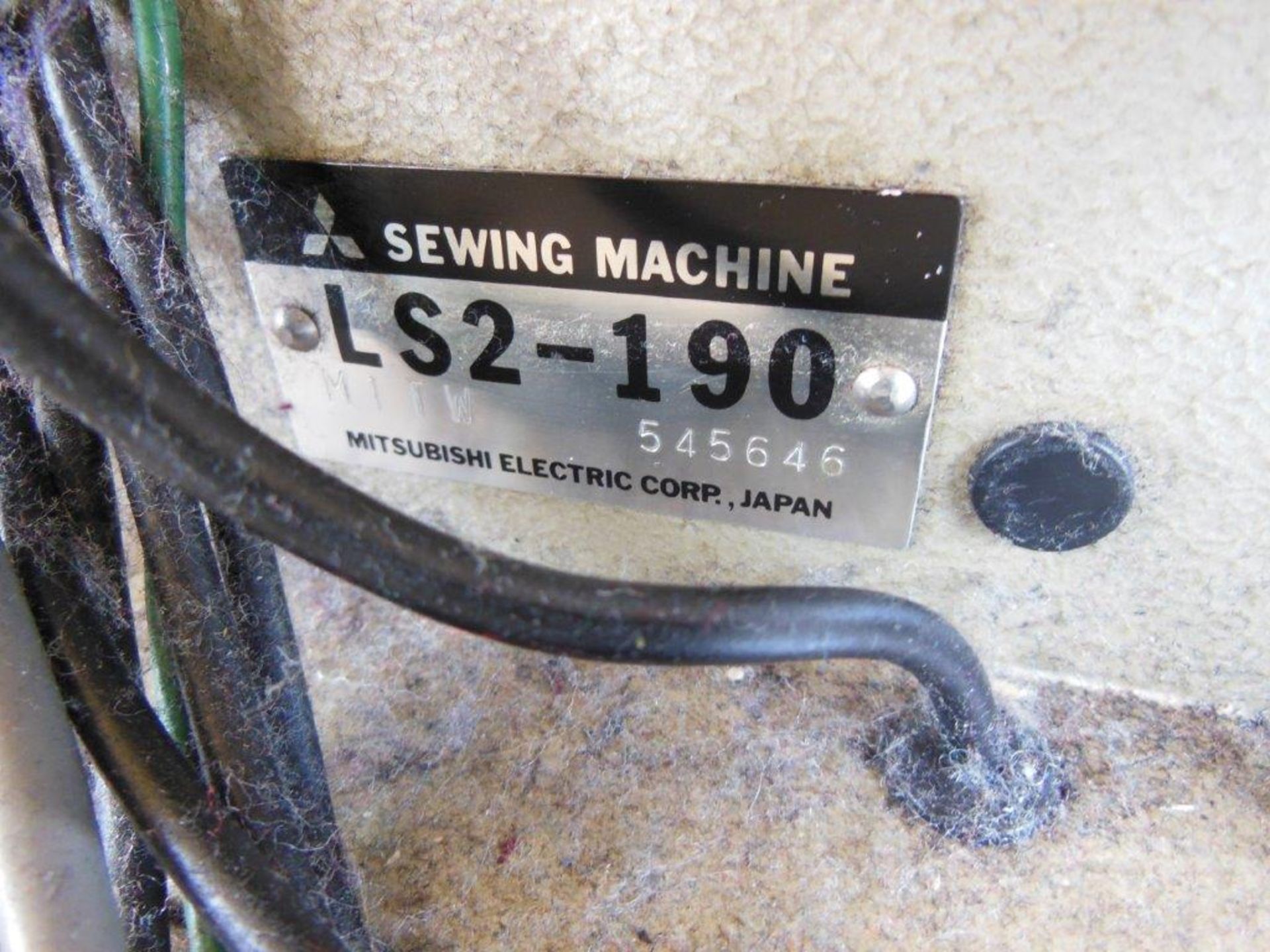 Mitsubishi LS2-190 industrial flatbed sewing machine, three phase. NB: this item has no CE marking. - Image 4 of 4