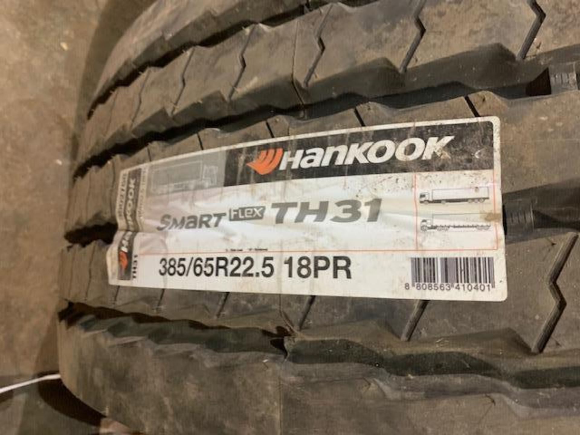 Unused Hankook Smart Flex TH31 385/65/R22.5 18PR tyre c/w used rim - Image 2 of 2