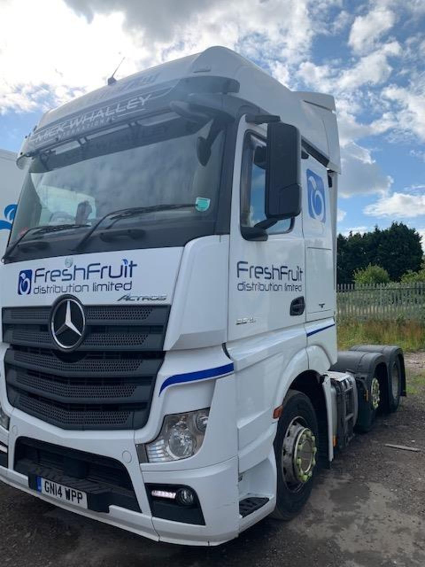 Mercedes Actros Euro 6 2545 blue TRC 6 single berth 44,000Kg tractor unit Registration No. GN14 WPP - Image 2 of 14