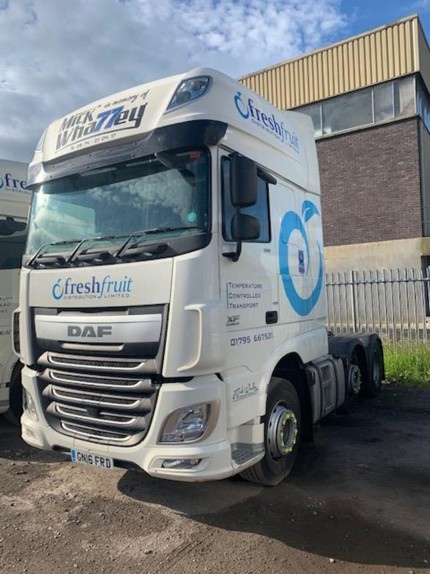 DAF XF510 Euro 6 6x2 44,000Kg Tractor Unit complete with twin berth Registration No. GN16 FRD... - Image 2 of 15