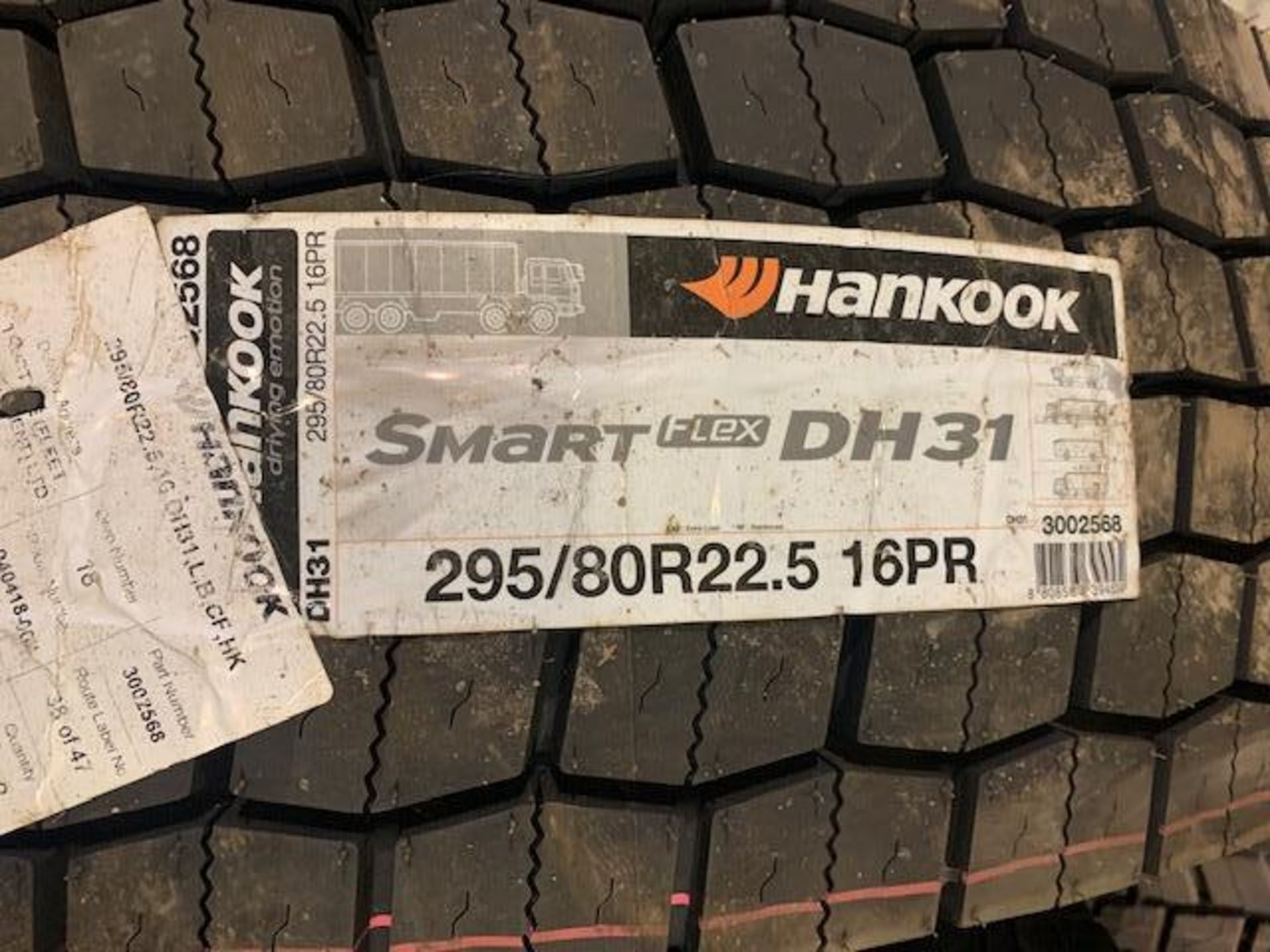 Two unused Hankook Smart Flex DH31 lorry tyres 295/80R 22.5 16PR - Image 3 of 3