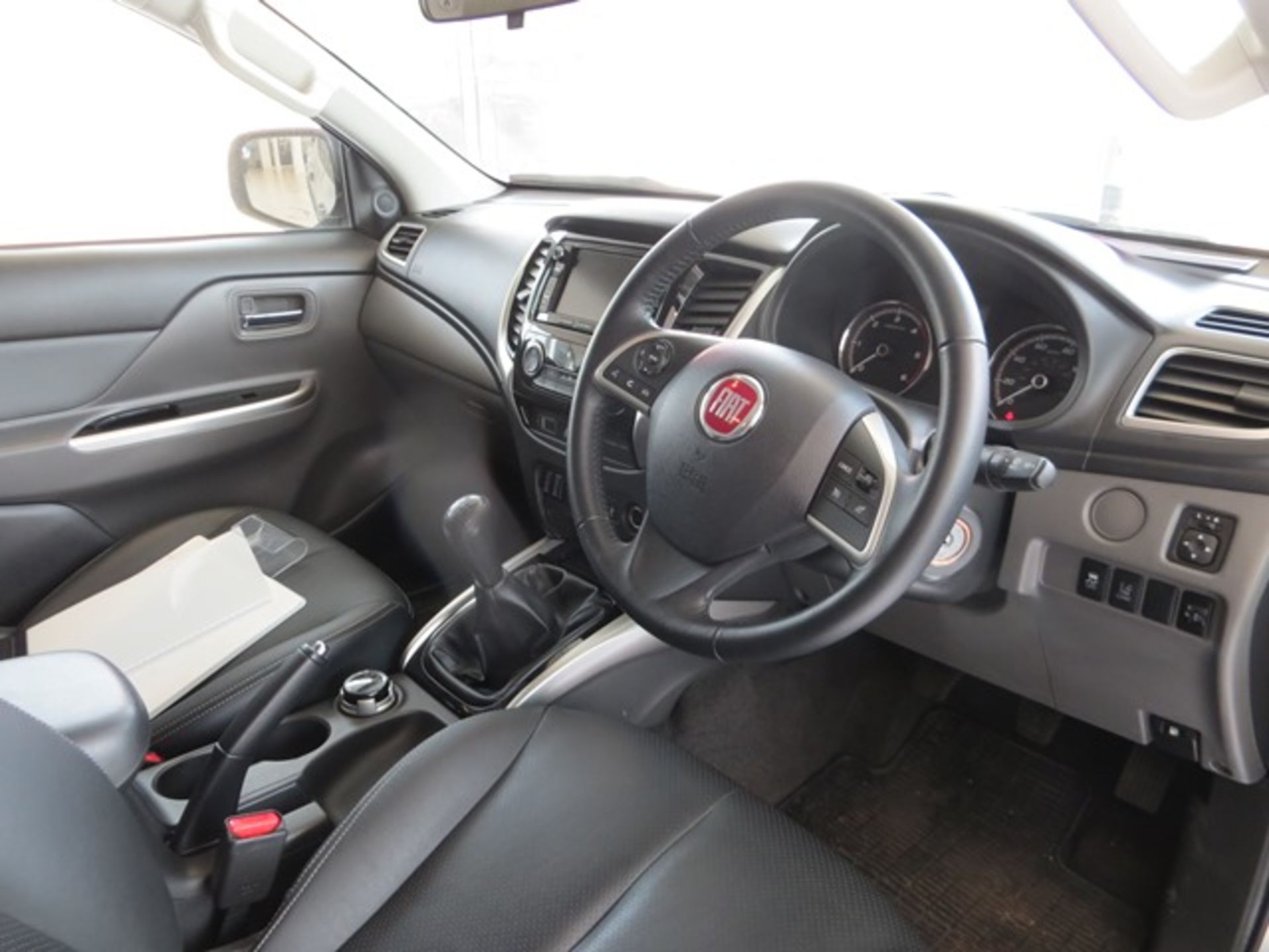 Fiat Full Back Cross 2.4 D Double Cab diesel pick up 4X4 Metallic Silver 'Leather interior 17 inch - Image 8 of 10