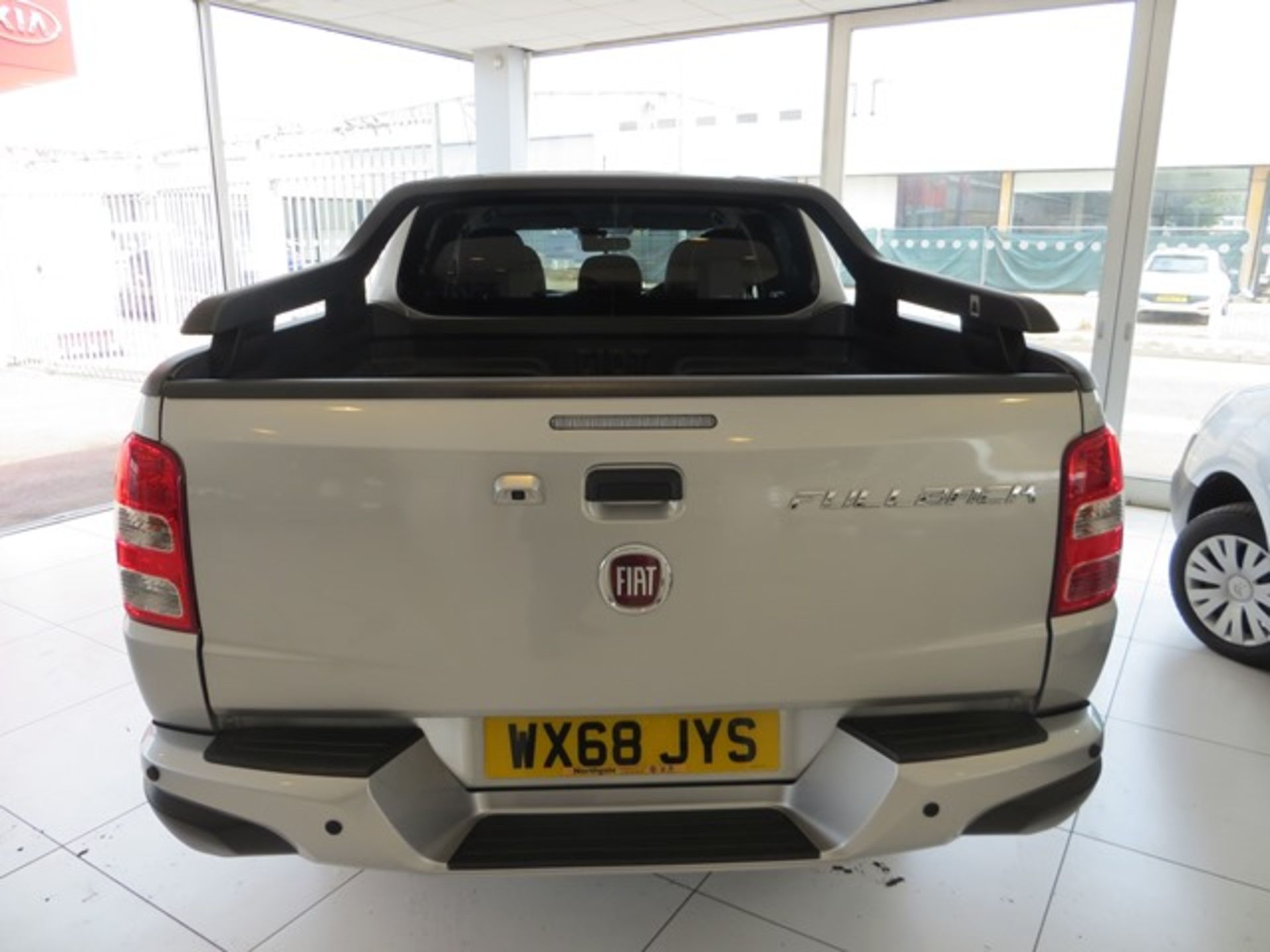 Fiat Full Back Cross 2.4 D Double Cab diesel pick up 4X4 Metallic Silver 'Leather interior 17 inch - Image 3 of 10