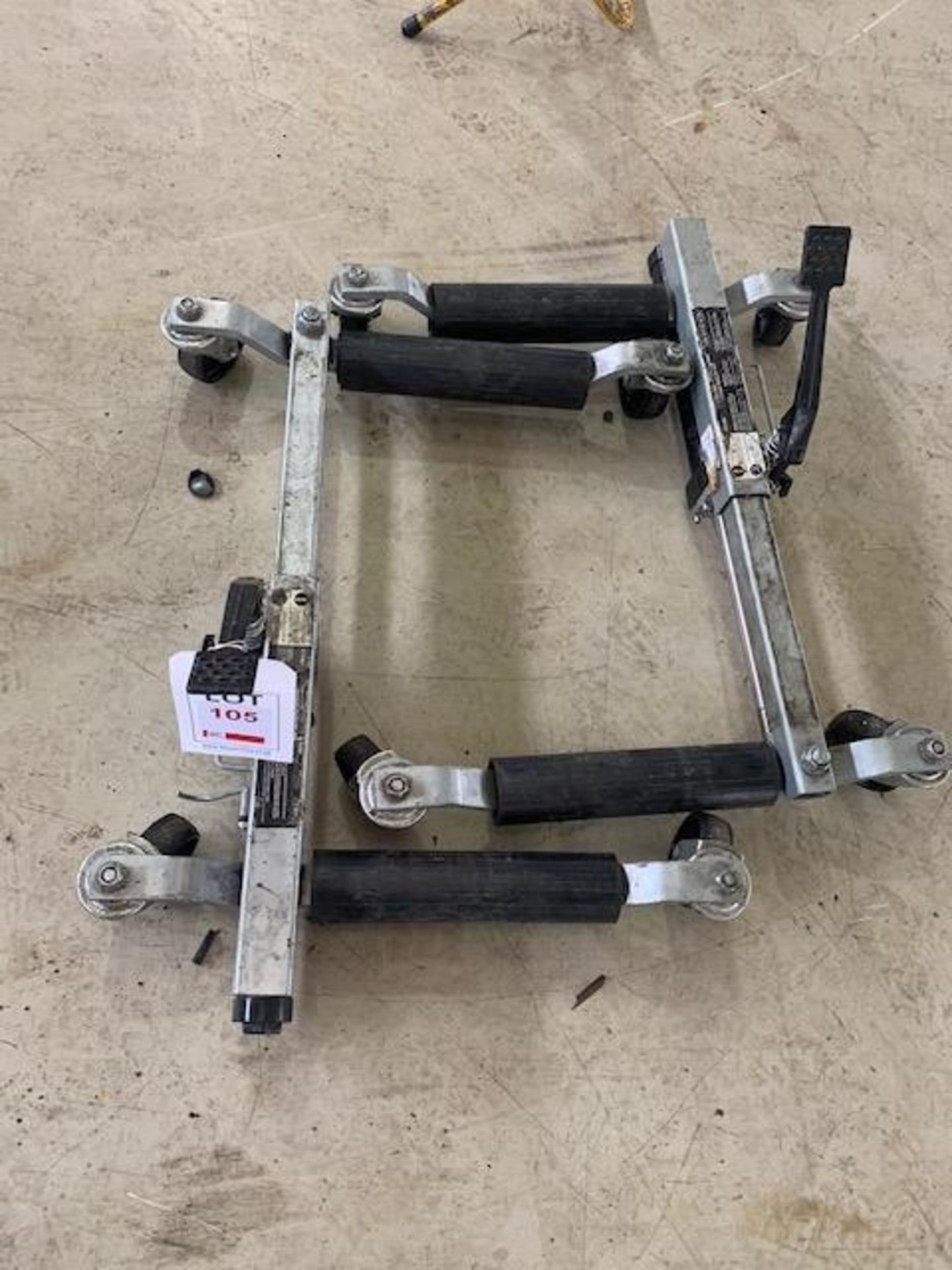 Two AirApp hydraulic positioner dolly jacks