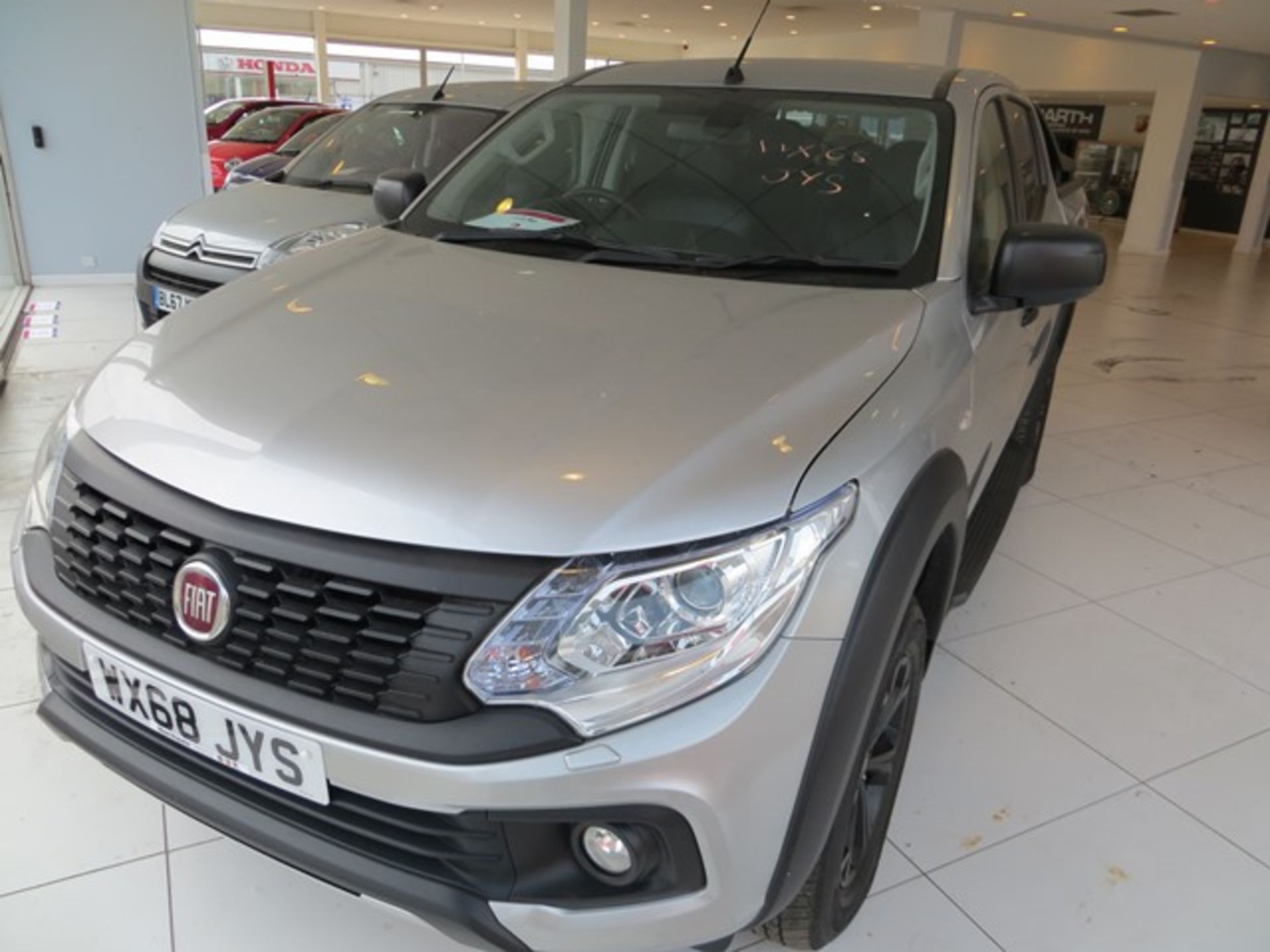 Fiat Full Back Cross 2.4 D Double Cab diesel pick up 4X4 Metallic Silver 'Leather interior 17 inch - Image 2 of 10