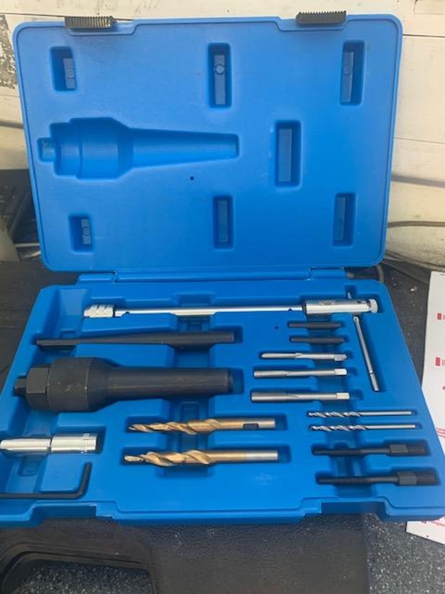 Glow plug removal kit - Image 2 of 2