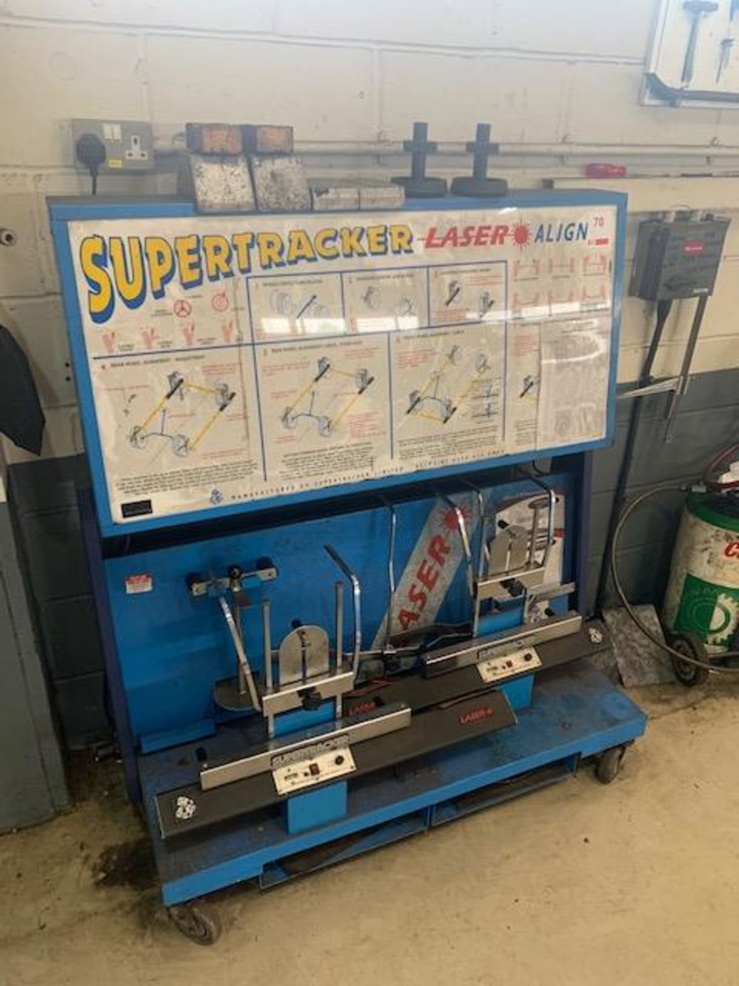 Super tracker laser aligner