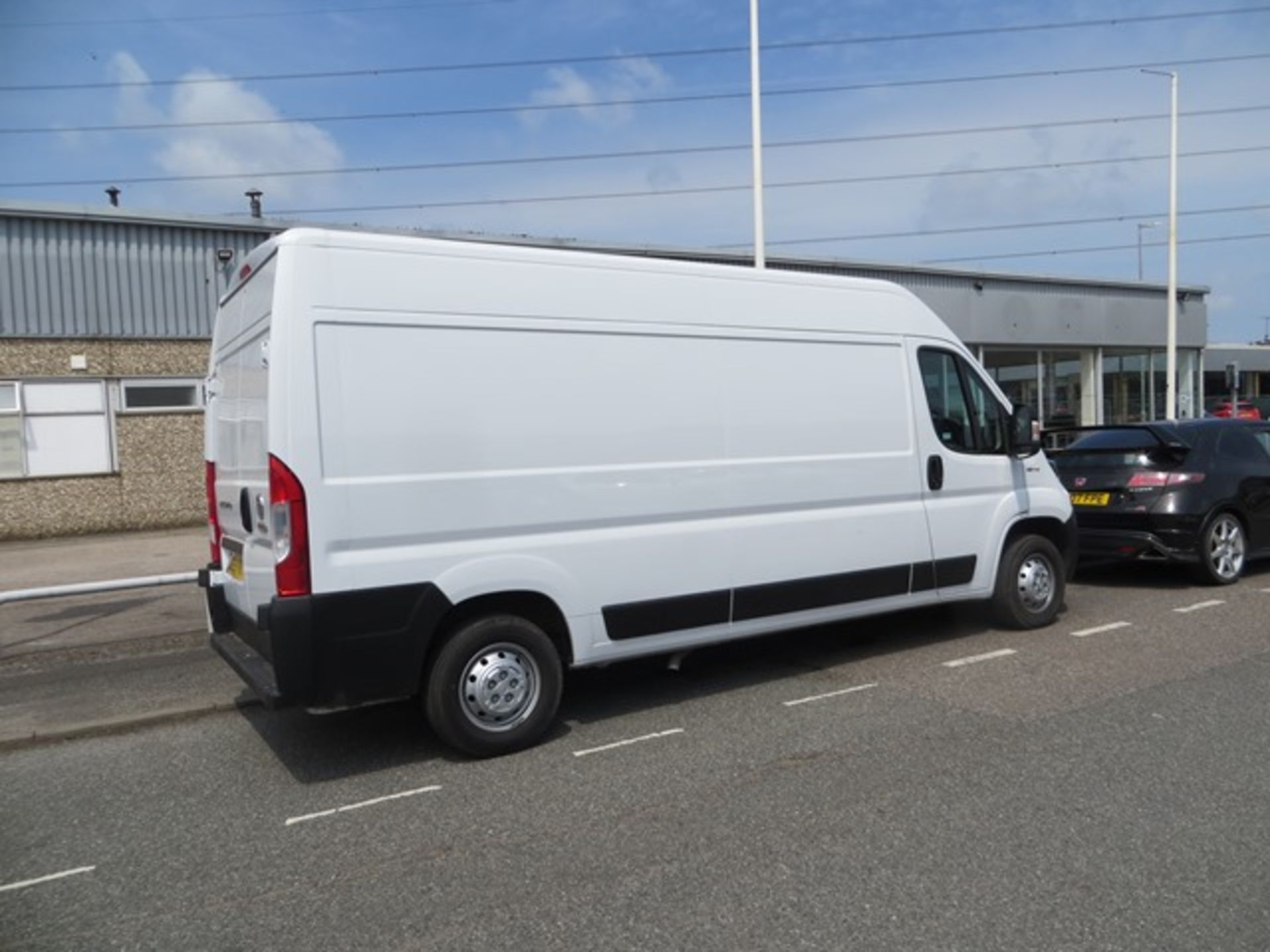 Fiat Ducato 35 Euro 6 L3 h2 Technico Multijet II white diesel panel van, touchscreen Sat Nav , alarm - Image 3 of 7