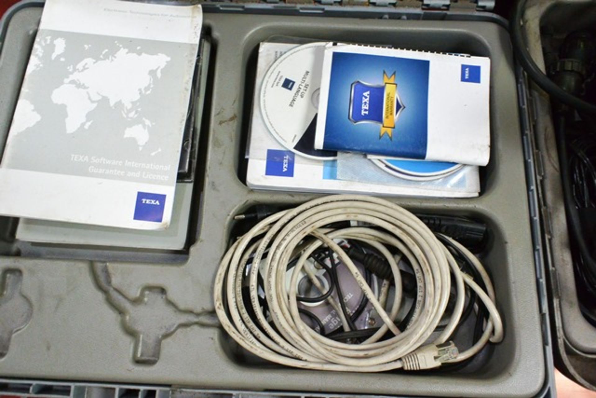 Texa Navigator TXT pass-through unit, model SAE-J2534, with cabling and carry case - Image 3 of 4