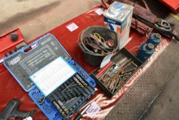 Draper submersible water pump, two bottle jacks, and assorted hand tools (as lotted)