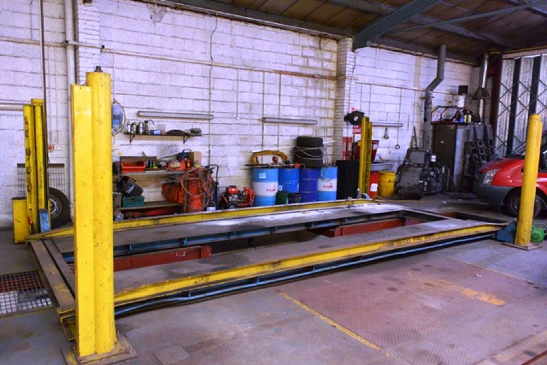 TI Bradbury 4 post commercial inspection ramp, serial no: 712 (1980 ...