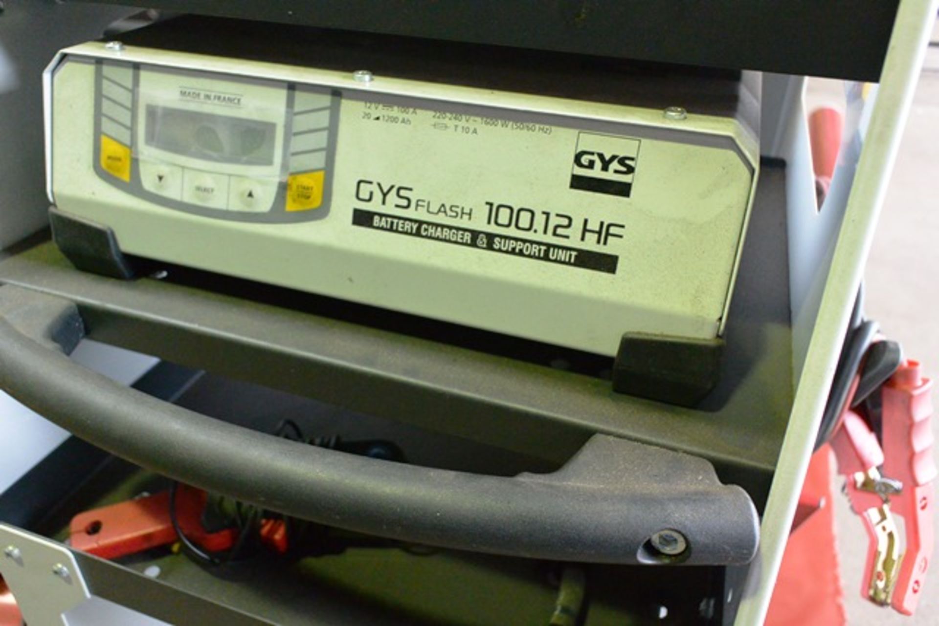 GYS Flash 100.12v HF battery charger and support unit - Image 2 of 2