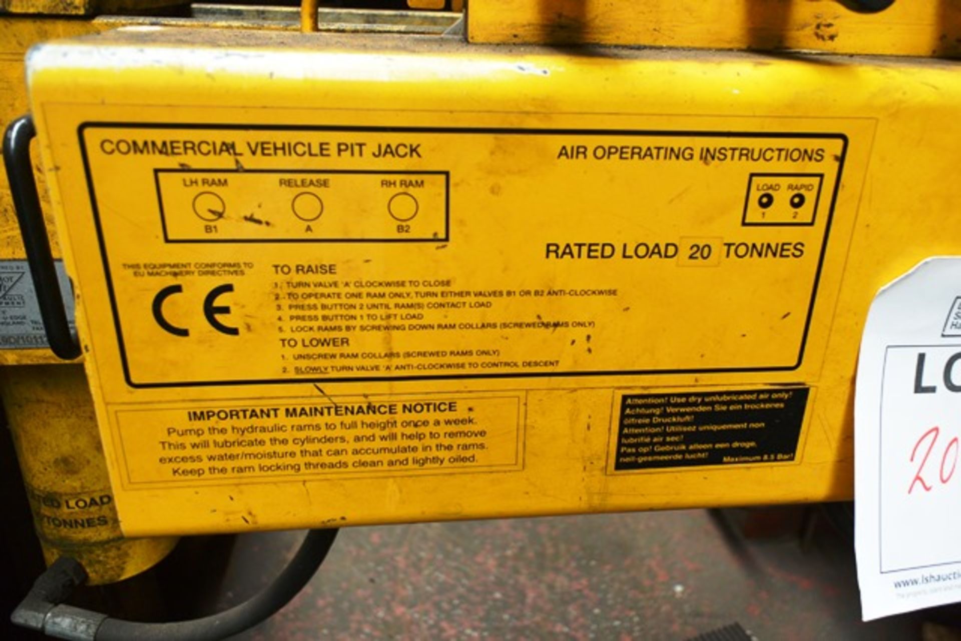 Major Lift 20 ton commercial vehicle pit jack, serial no: 19D/10117-1609. NB: This item has no - Image 3 of 3