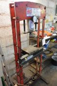 Sealey YK 30 ton hydraulic garage press