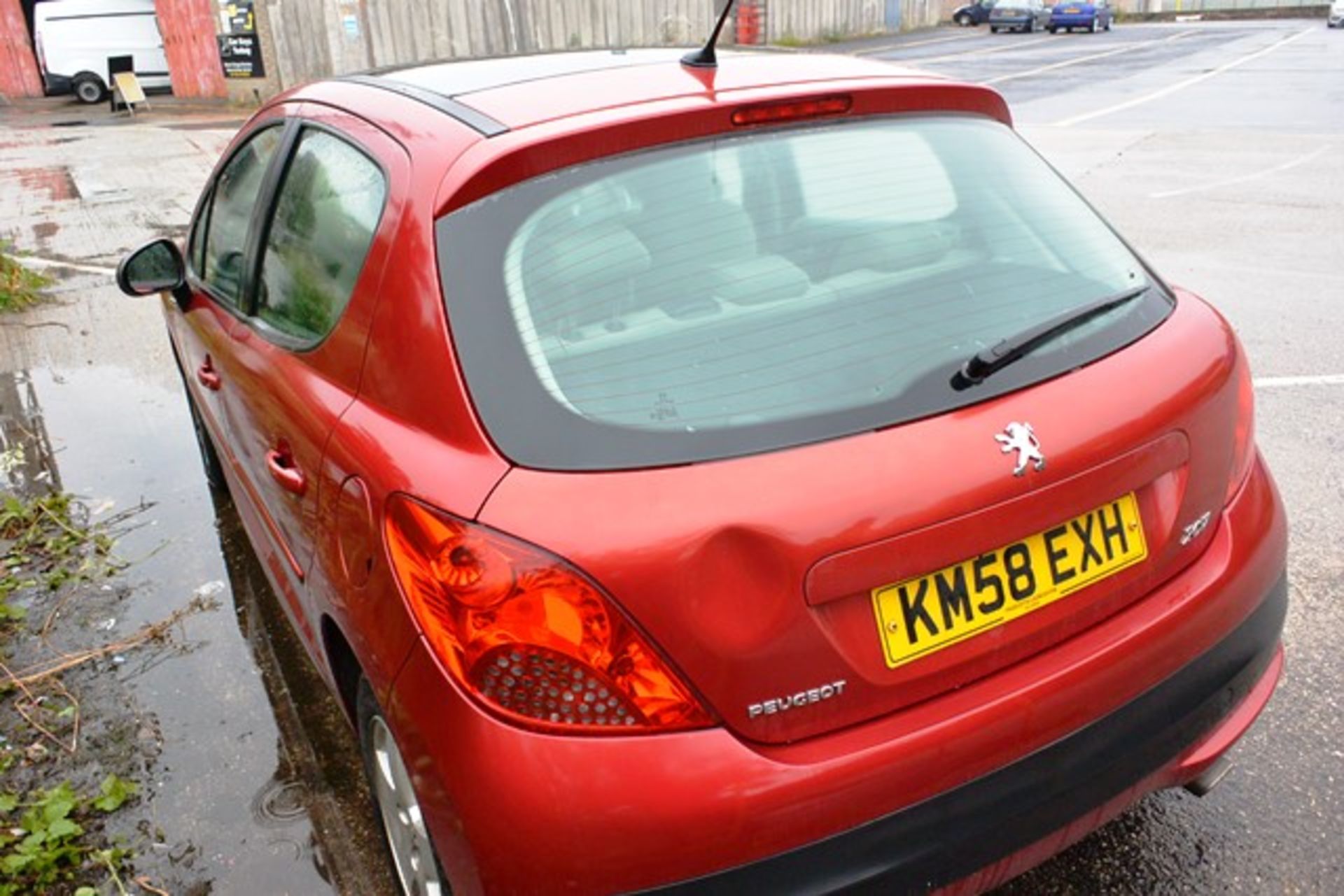 Peugeot 207, reg no: KM58 EXH, mileage: 78,957, MOT: t.b.c., panoramic roof (please note: spares - Image 5 of 5