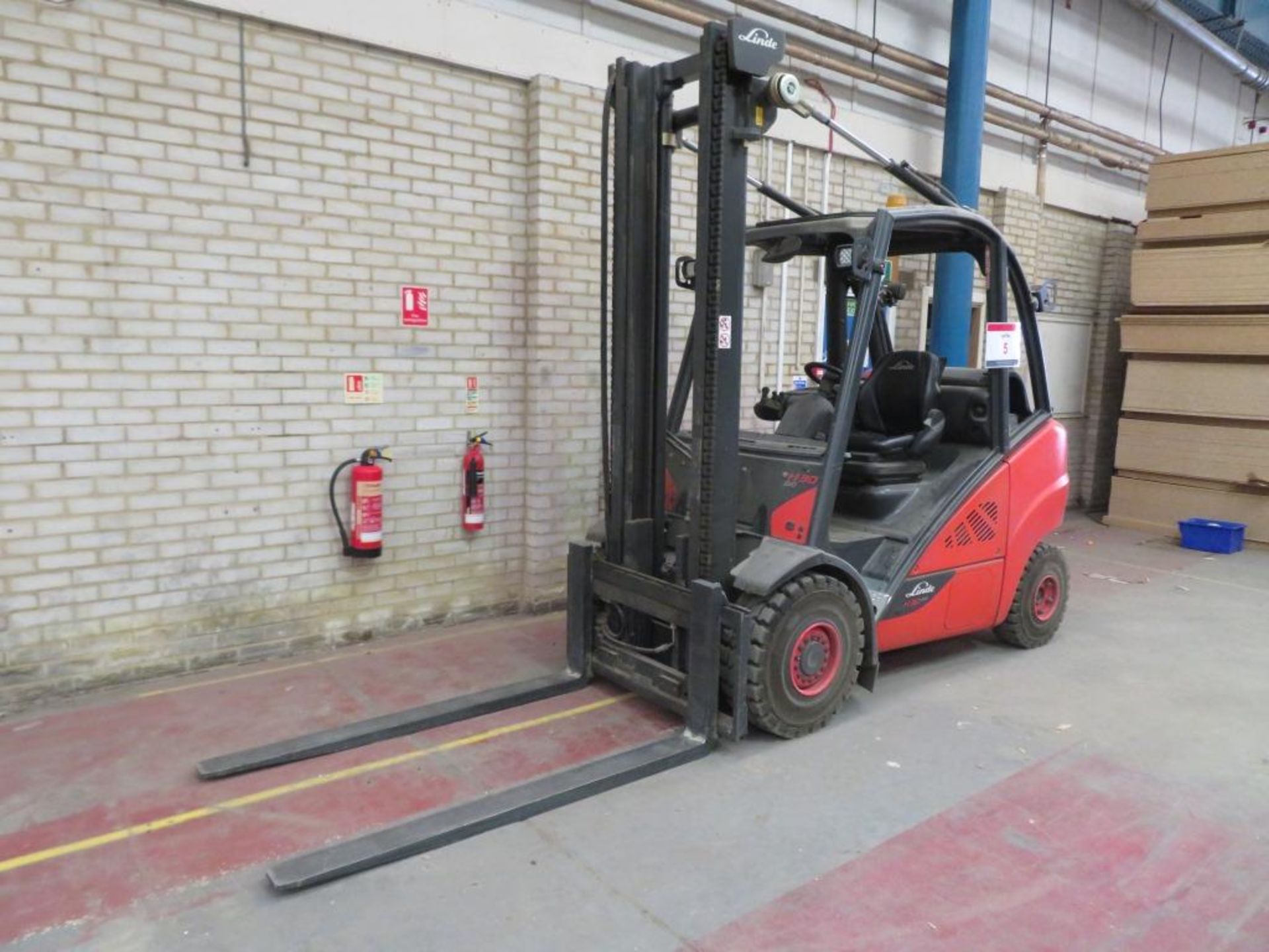 Linde H30 EVO LPG forklift truck 3000kg capacity, Type: H30T-02, side shift, 4,150mm open and 2, - Image 2 of 20