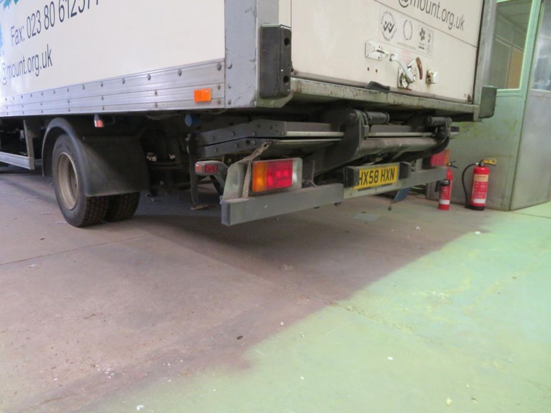 Iveco EuroCargo MLC75E18 E5, short wheel base, day cab, box lorry with 1000 kg capacity DEL tail - Image 12 of 21