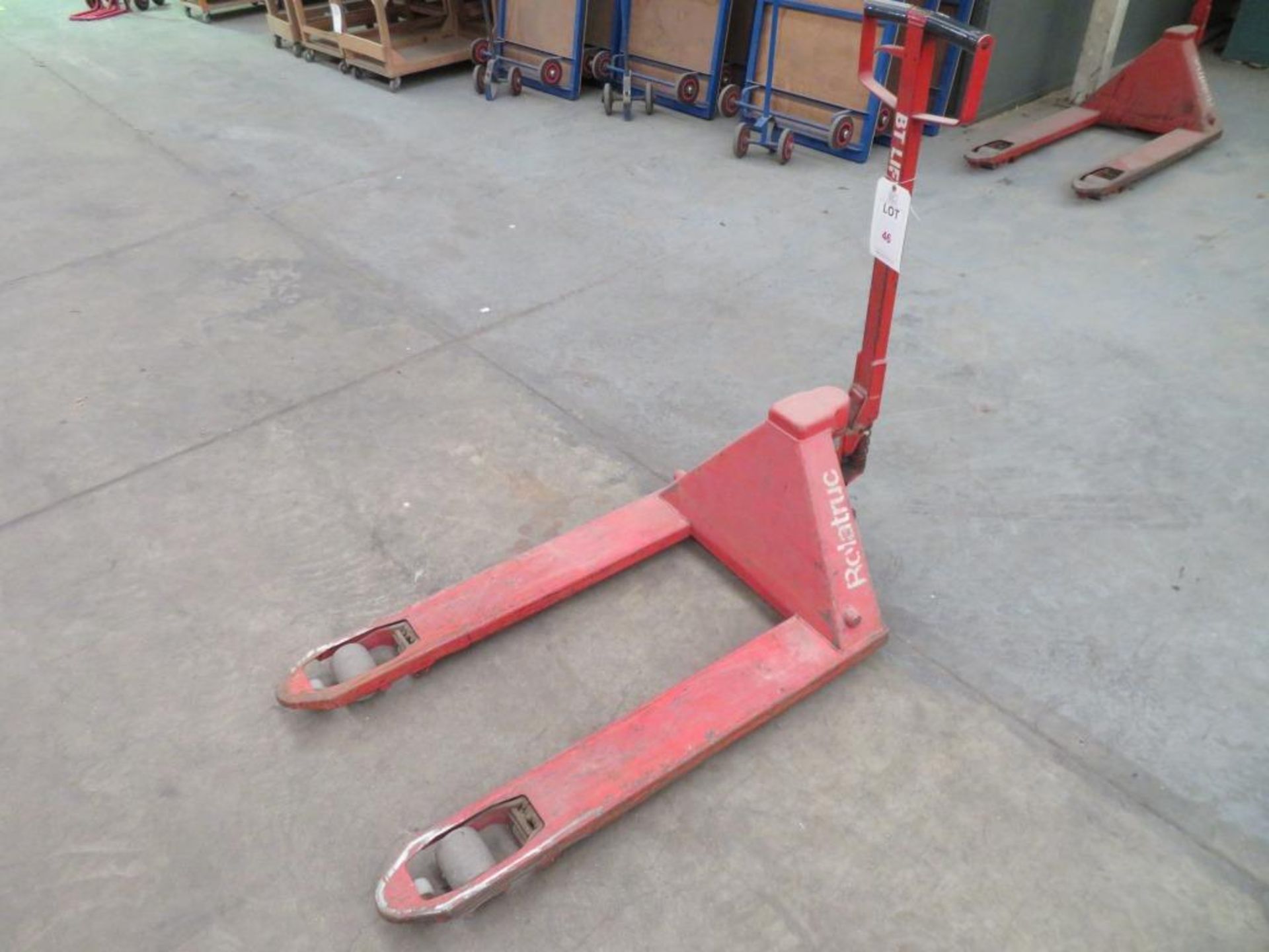 BT Rolatruc L2000 hand pallet truck - Image 2 of 3