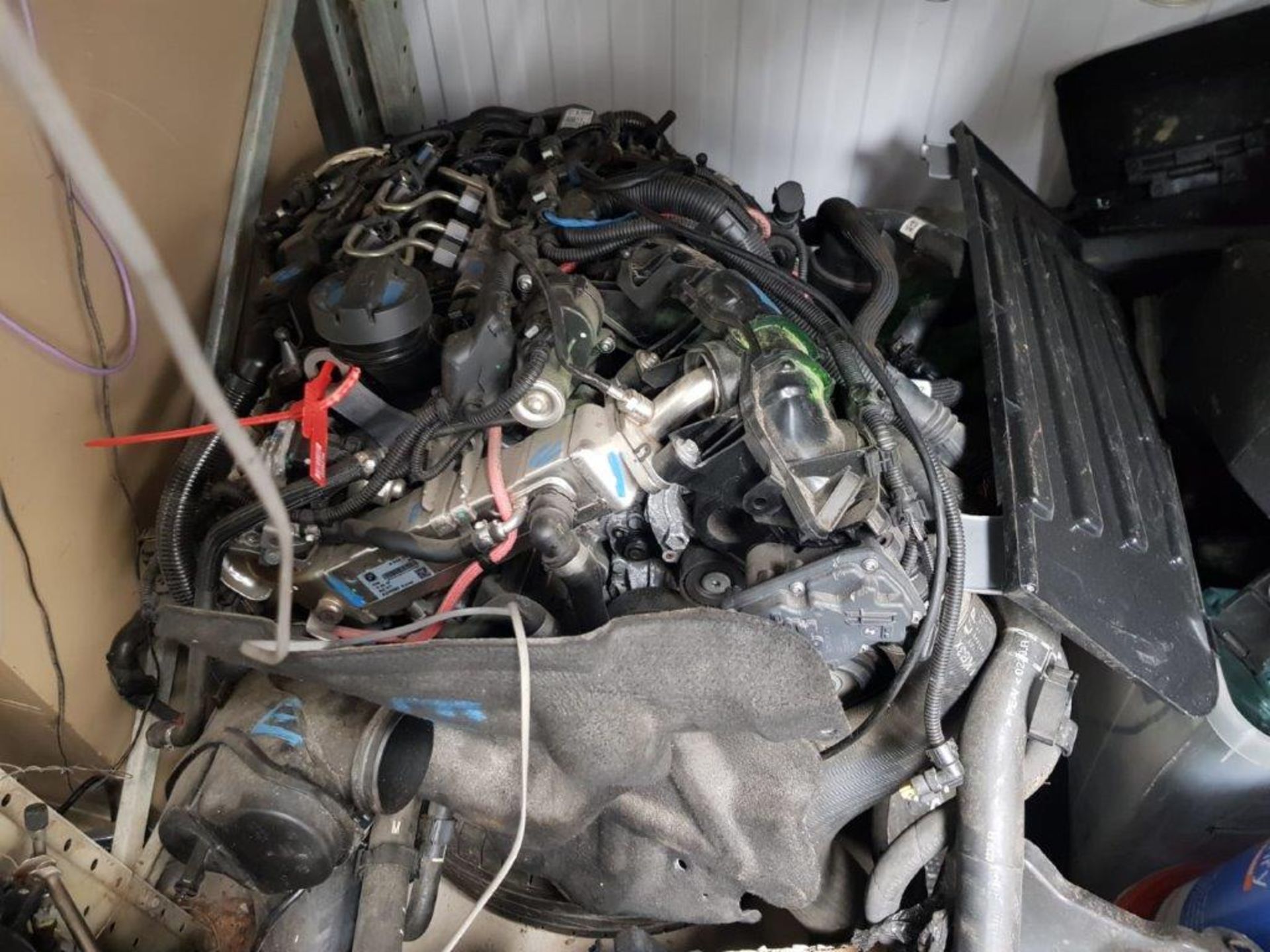 The entire contents in one single lot of a used car parts supplier and car breakers including - Image 84 of 146