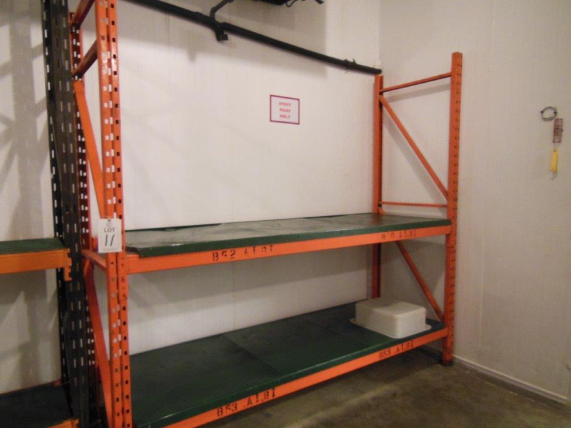 14 bays x pallet racking comprising 20 x end frames (2470mm x 900mm) and 15 pairs of breams (2700) - Image 2 of 4