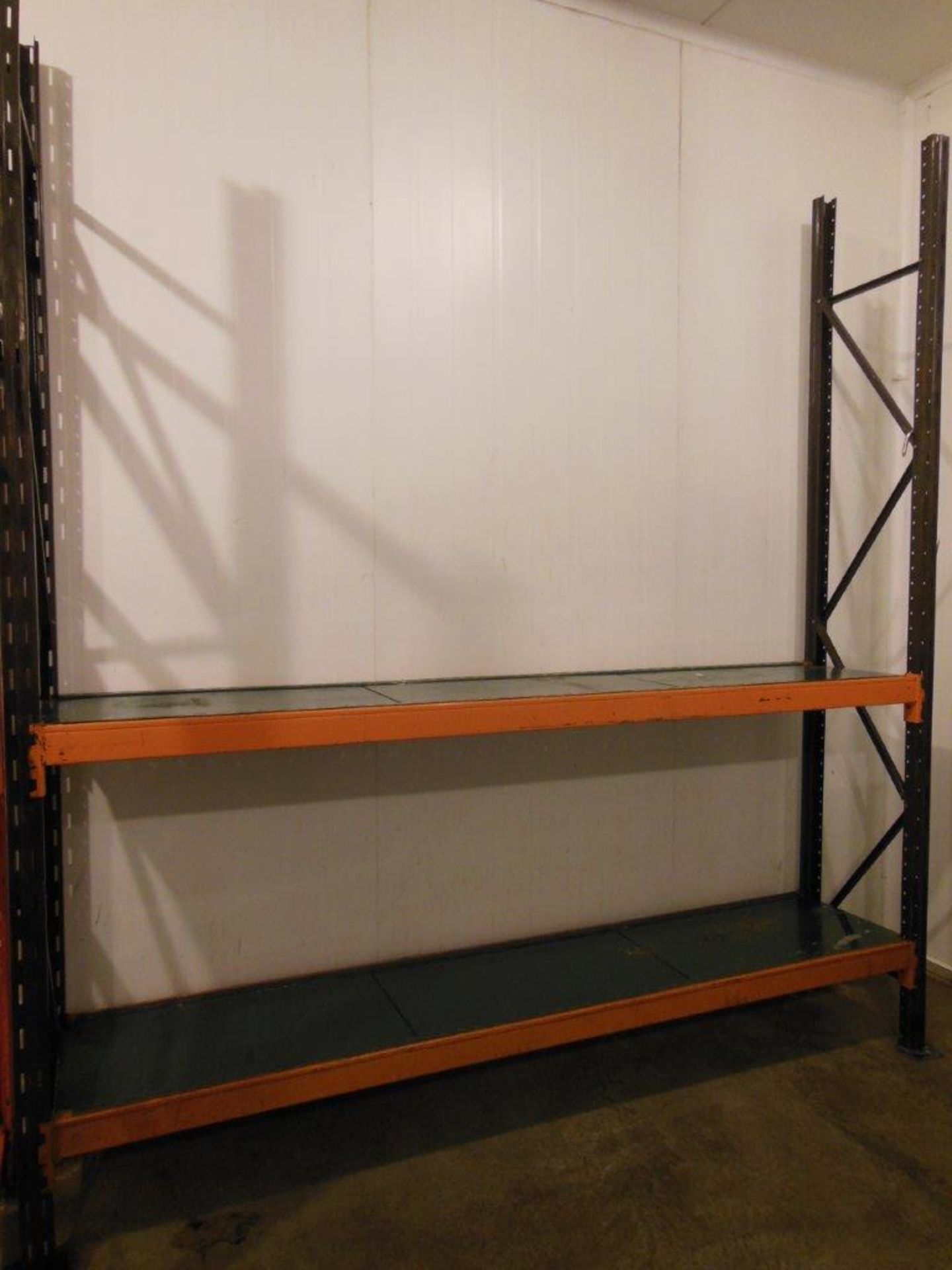 4 bays x 2 tier pallet racking complete with metal shelf inserts, comprising 7 end frames (3050 x - Image 4 of 5