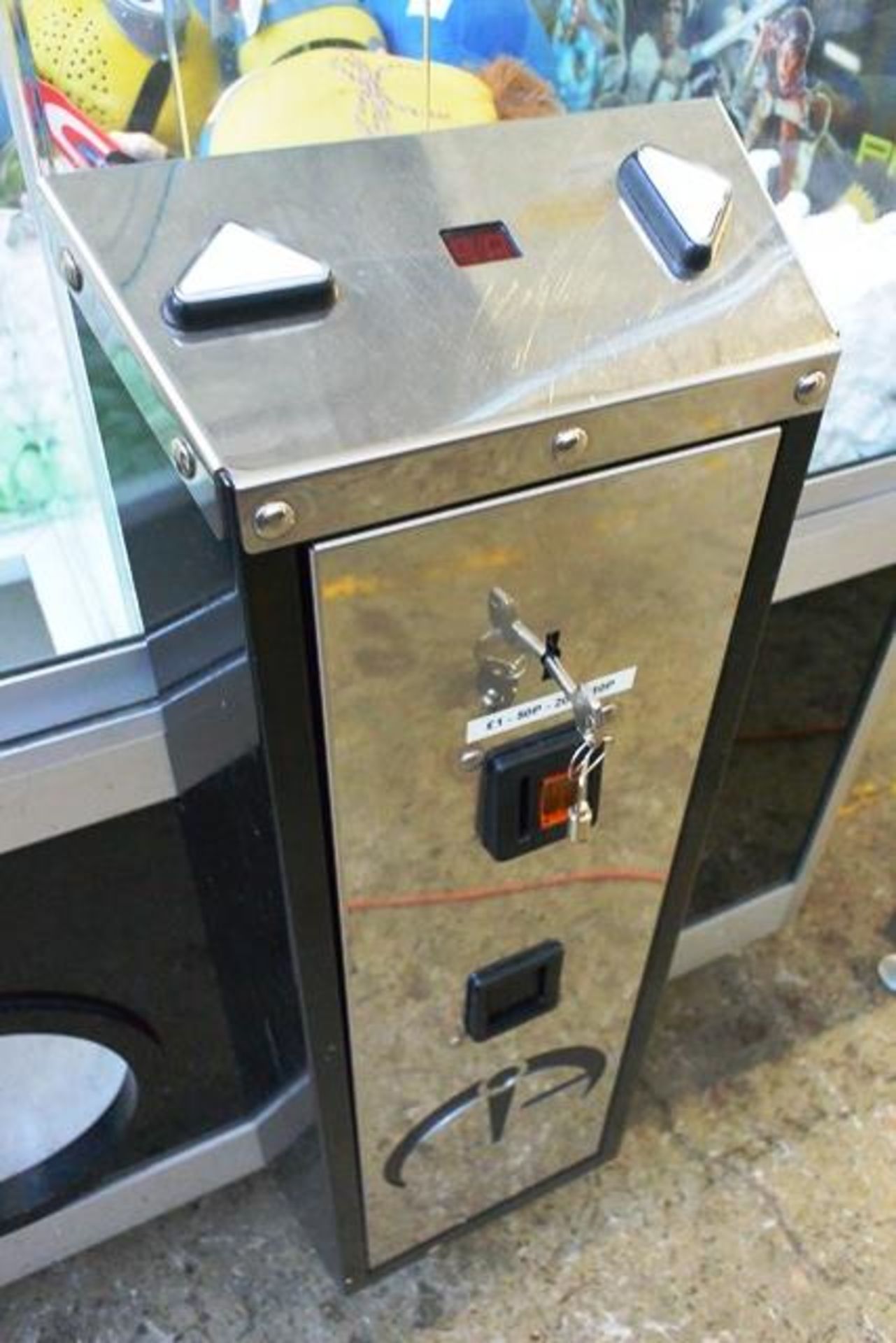 Instance Automatics grab machine, model Mini Maxx, serial no. 10163 (2010), with keys, 240v pay to - Image 3 of 4