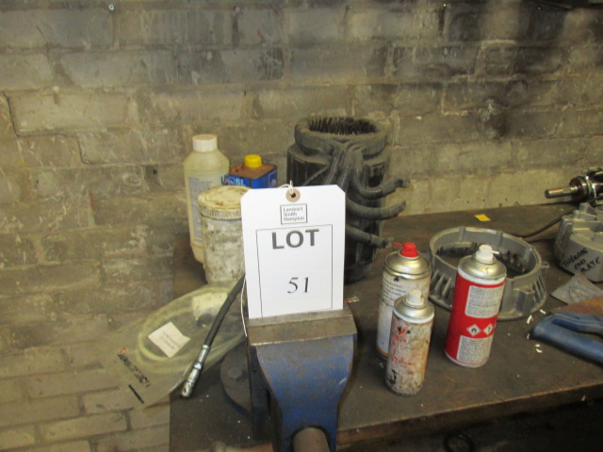 Red steel workbench with vice and contents - 2 red Lin bin racks with contents and lin bins - Image 2 of 2